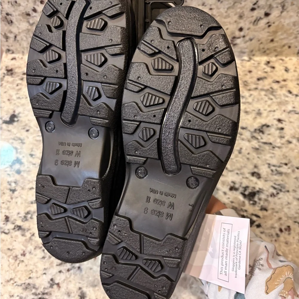 Sloggers Waterproof Shoes Men size 9 or Women 11-Garden or Rainwear
